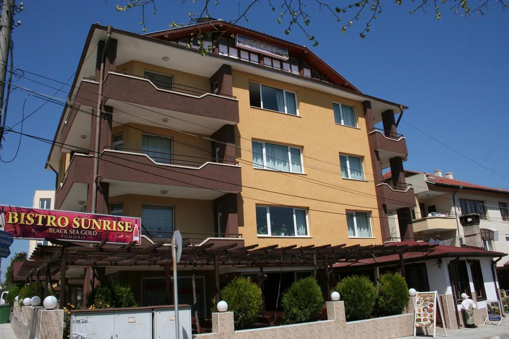 Hotel Sunrise Равда Екстер'єр фото