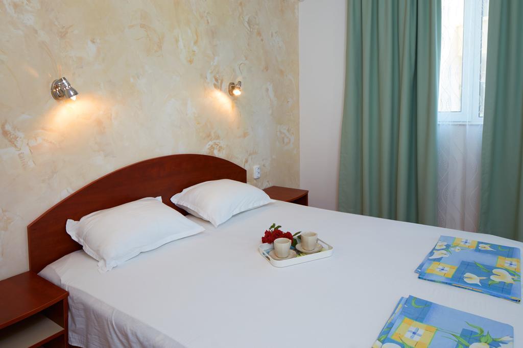 Hotel Sunrise Равда Екстер'єр фото