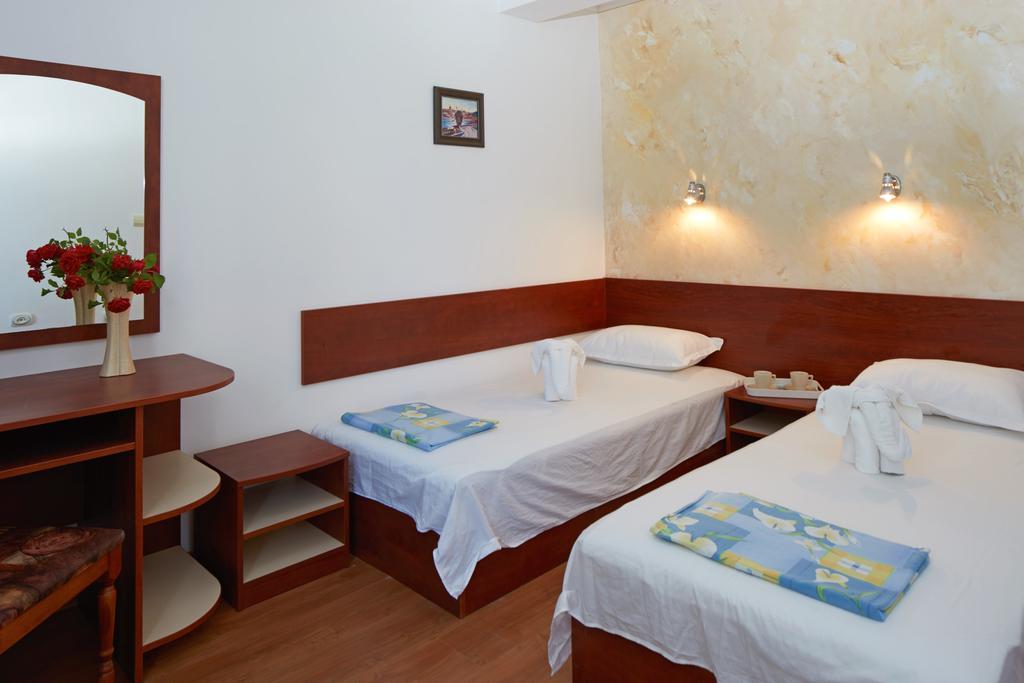 Hotel Sunrise Равда Екстер'єр фото