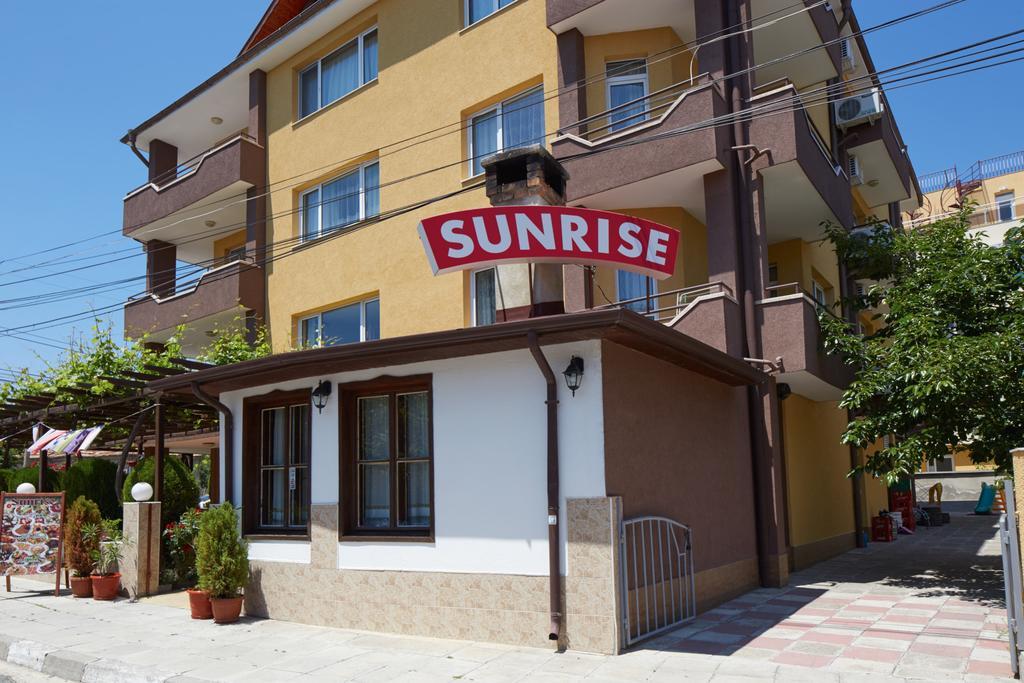 Hotel Sunrise Равда Екстер'єр фото